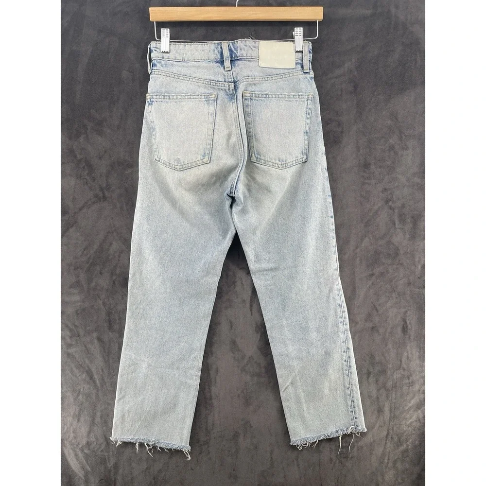 Zara Women's Light Wash Cropped Straight Leg Jeans Raw‎ Hem Distressed Size 2